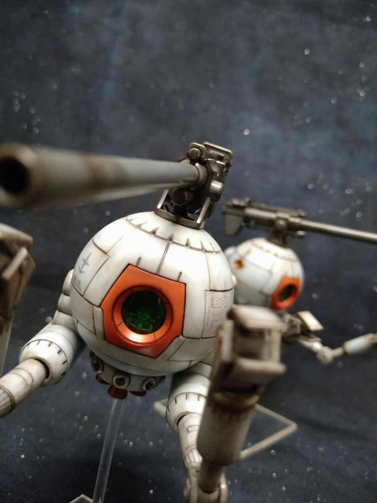 …で……この『ボール』でアクションポーズとは?………😅　『おやじさん！』いかがでしょうか！！私のポージング！！😕１８０mm低反動砲！上へ下へ右へ左へと動かしてしております！😆……ｽﾐﾏｾﾝ…