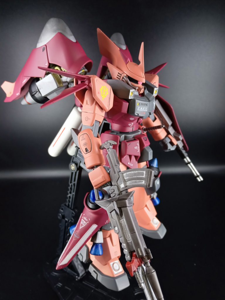 専用機なので頭部にブレードアンテナを増設してます。