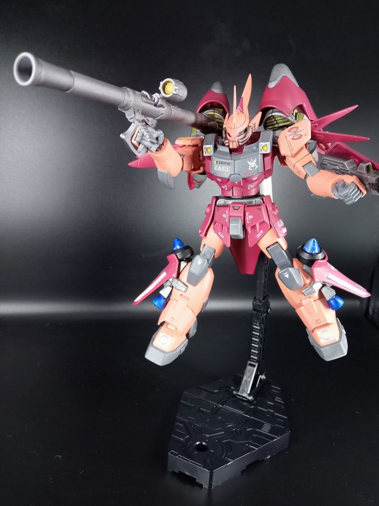 追加装備のザクバズーカ。