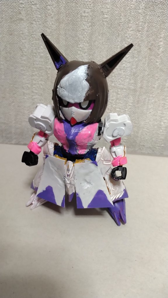 ベースは孫尚香ストライクルージュ。頭部の耳は30MMのシエルノヴァ用オプションアーマーの顔の突起パーツをニッパーでカットしたものを使用。尻尾も別のオプションアーマーのパーツを使用しています。