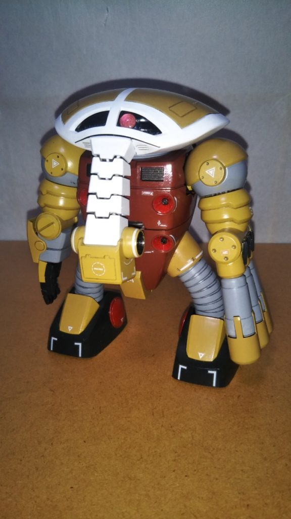 MSVバージョンの正面素立ちです。 右腕の配色はかなり悩みましたが、ネットで検索した画像などを参考に、ロケットランチャーとなるべく同じような感じで塗装しました。