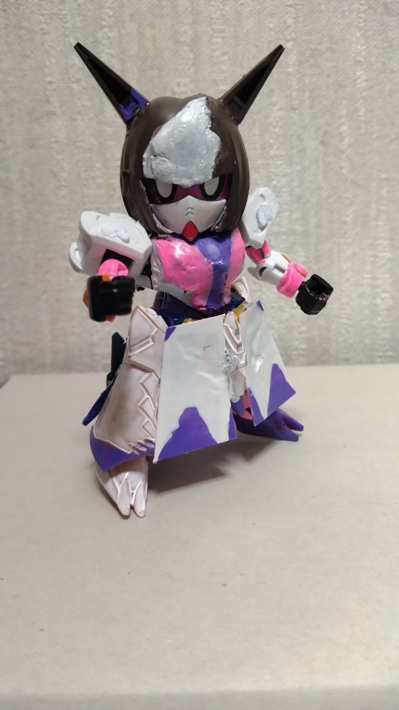 ベースキットの宿命で可動域は皆無。武器は持たせられますが、モチーフの都合で持たせていません。