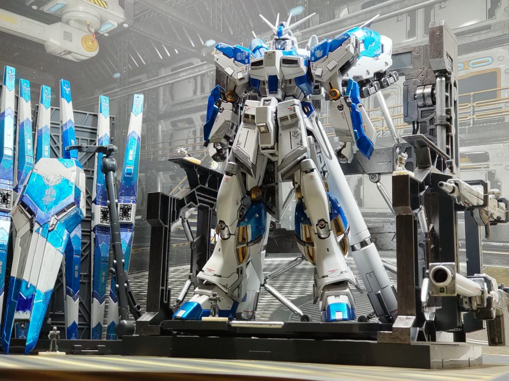 ドッグ入りしてるシーン目立たないけど、宇宙服きた整備員がチョロチョロしてる