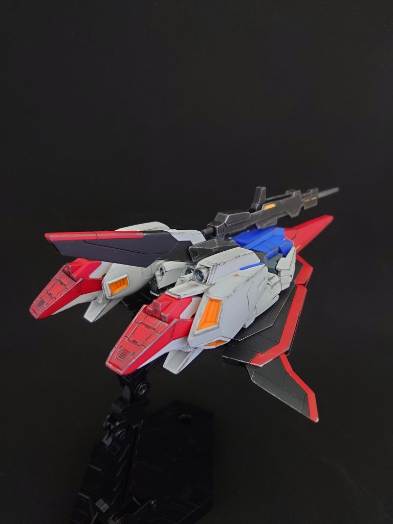 一度は変形させるけどMS形態に戻すと二度と変形させないような気が…