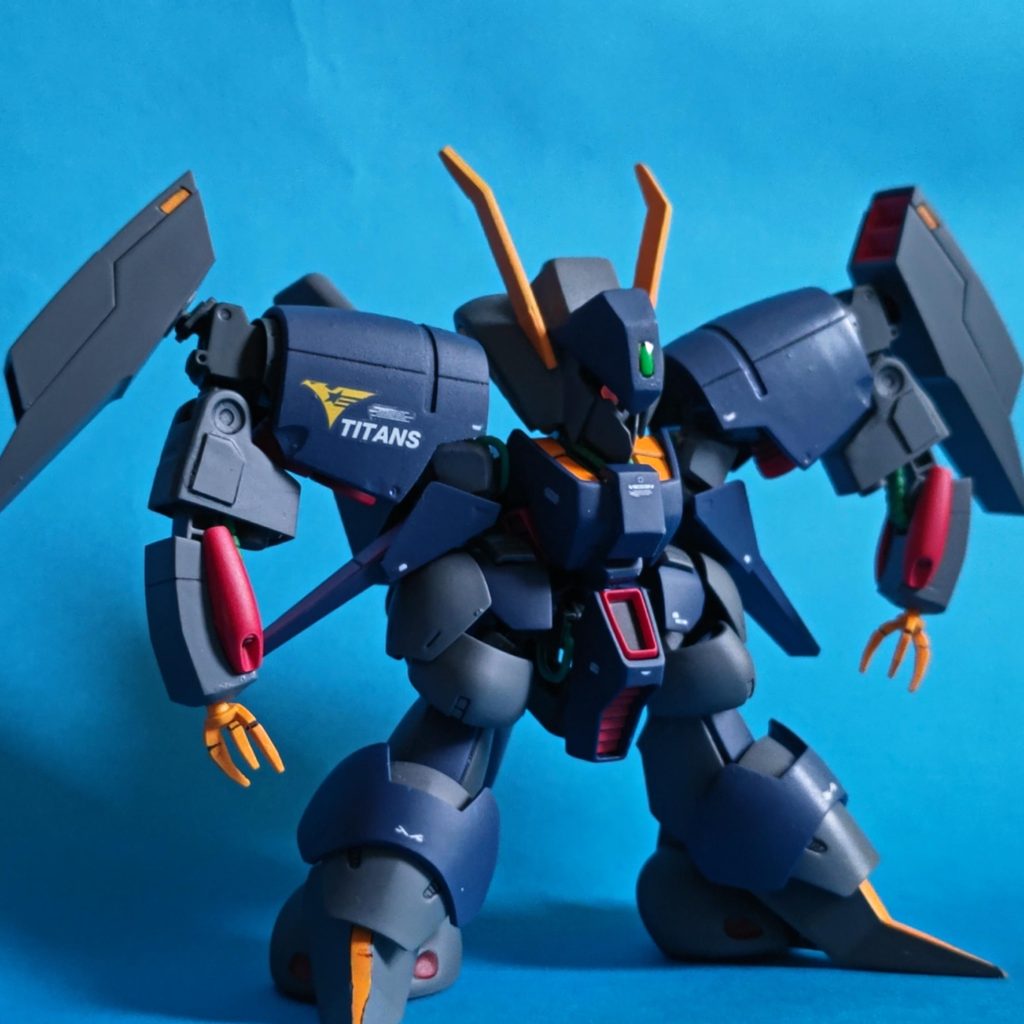 「猛禽類」のイメージ強めにしてみました