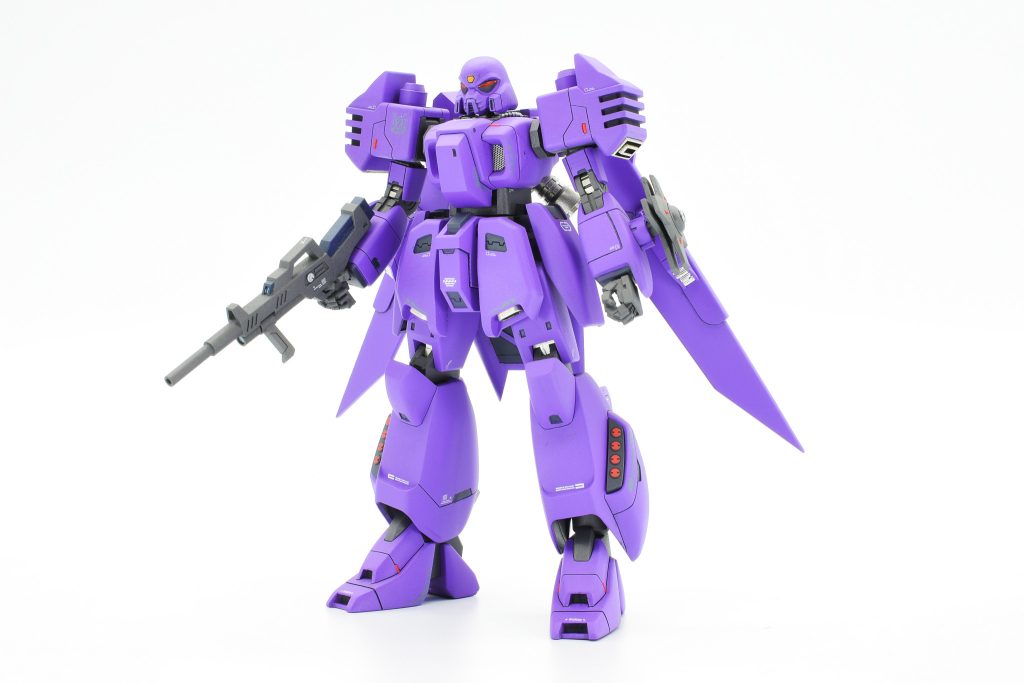 キットのままだと太ももや腰回りが細いので太らせてマッチョ感を出して強そうにしました