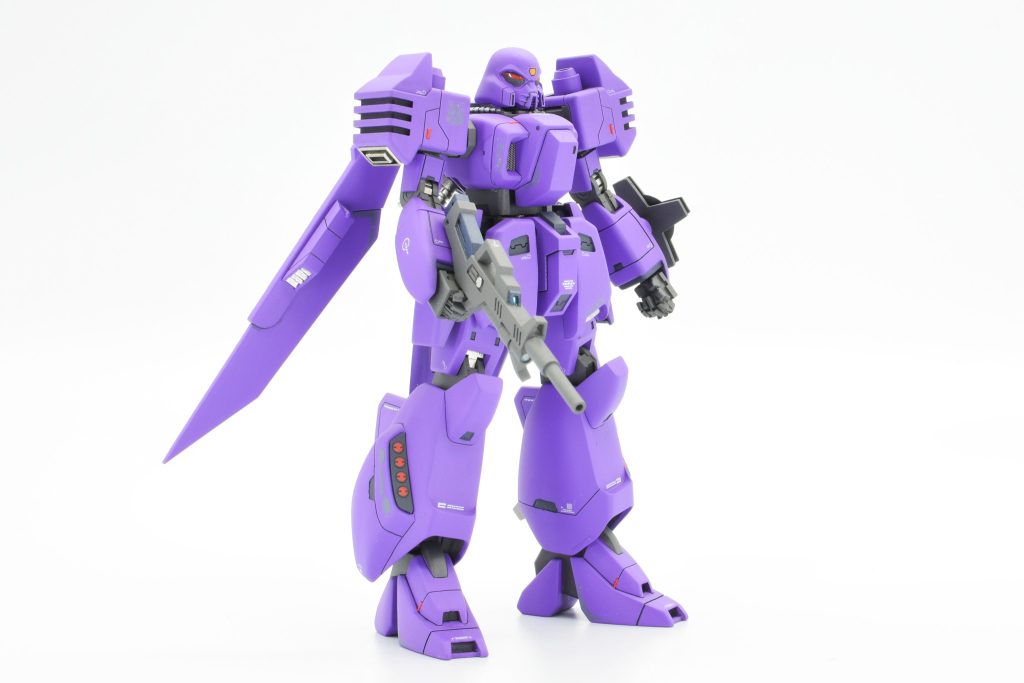 Vフレームはすぐにヘタってパーツポロリの原因になるのでボールデンアムアムと自作の関節で総置換えしました現代のHGくらいの可動と保持力になりました