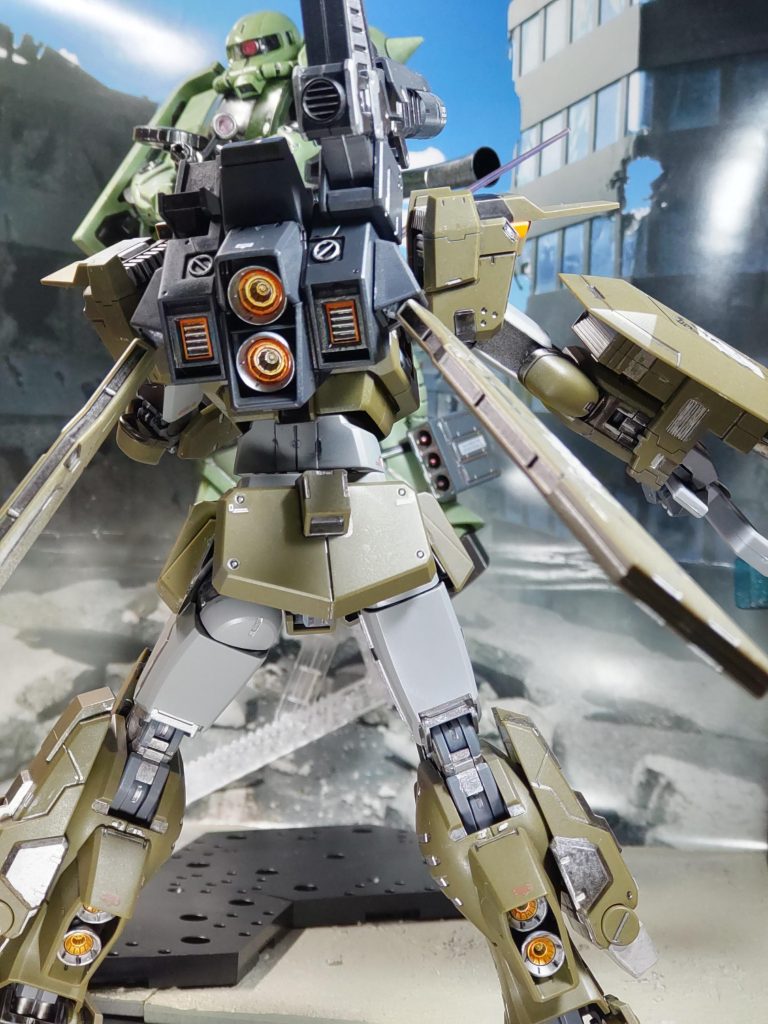 バックショットブンドド相手にMGザクを登場