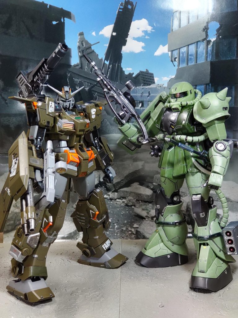 使ったキットMG1/100 ガンダムストームブリンガーF.A.MG1/100 MS-06 F/J ザクII “ＯＮＥ ＹＥＡＲ ＷＡＲ ００７９”設定カラーＶｅｒ．ザクの頭が大きいのか、ストームブリンガーの頭が小さいのか…