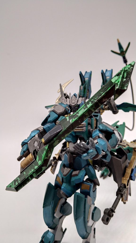 ギガントジャベリンはラップ塗装にチャレンジしてみました。クリアカラーの色ムラはアレですが…自分では気に入っています🙂