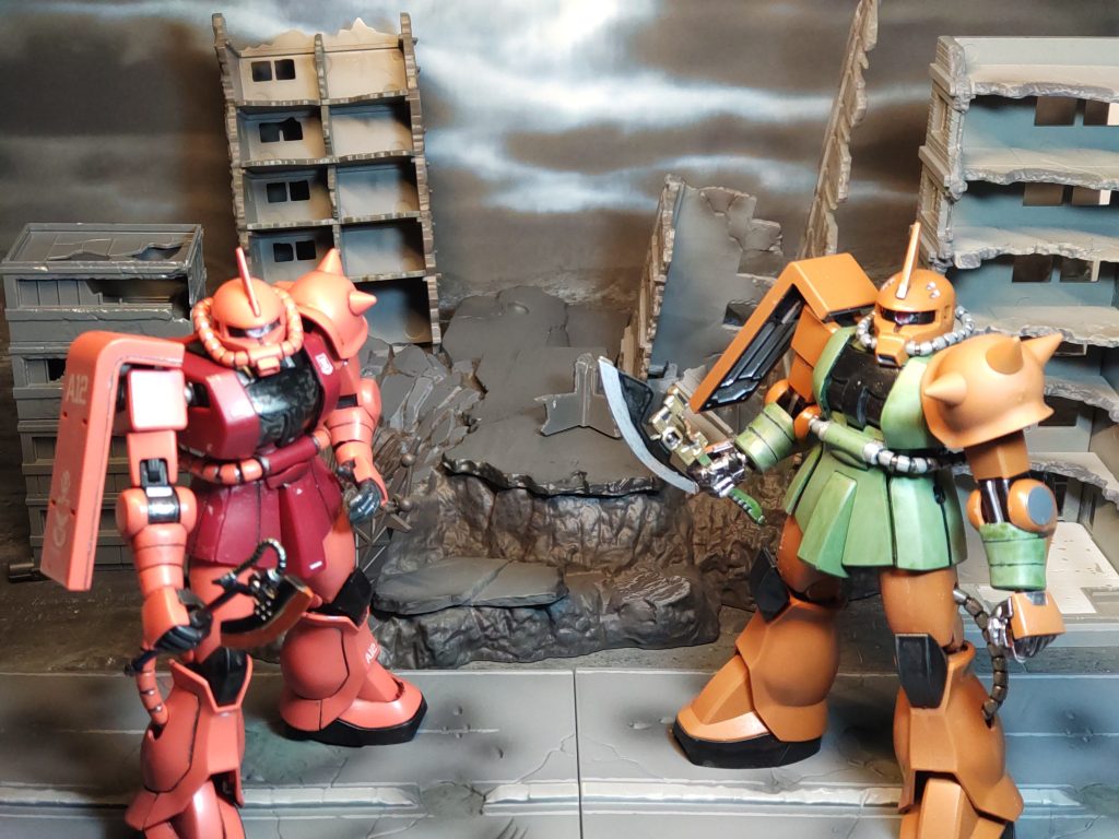 使ったキットHGUC　ガルマ専用ザクHGUC　シャア専用ザク(リヴァイブ)Gストラクチャー　ニューヤーク市廃墟その他、市街戦キットなど諸々