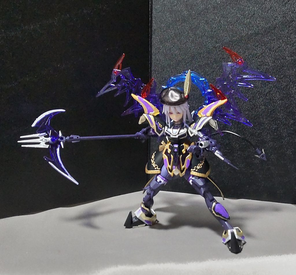 「さぁ、このアタシの鎌の餌食になりたいのは誰かしら…?」