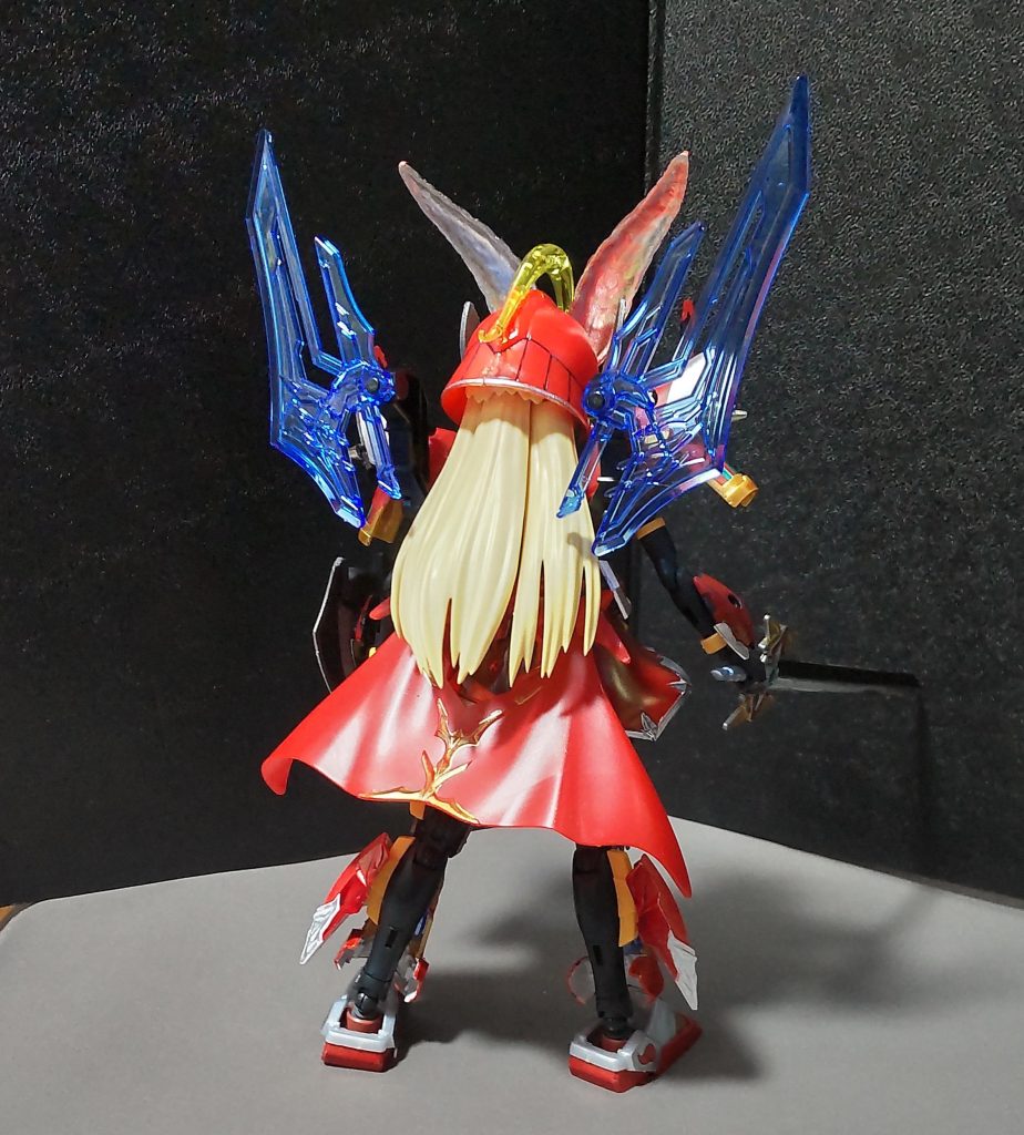 リアビューマントは背中ではなく、腰に付けてます。(可動しません。)