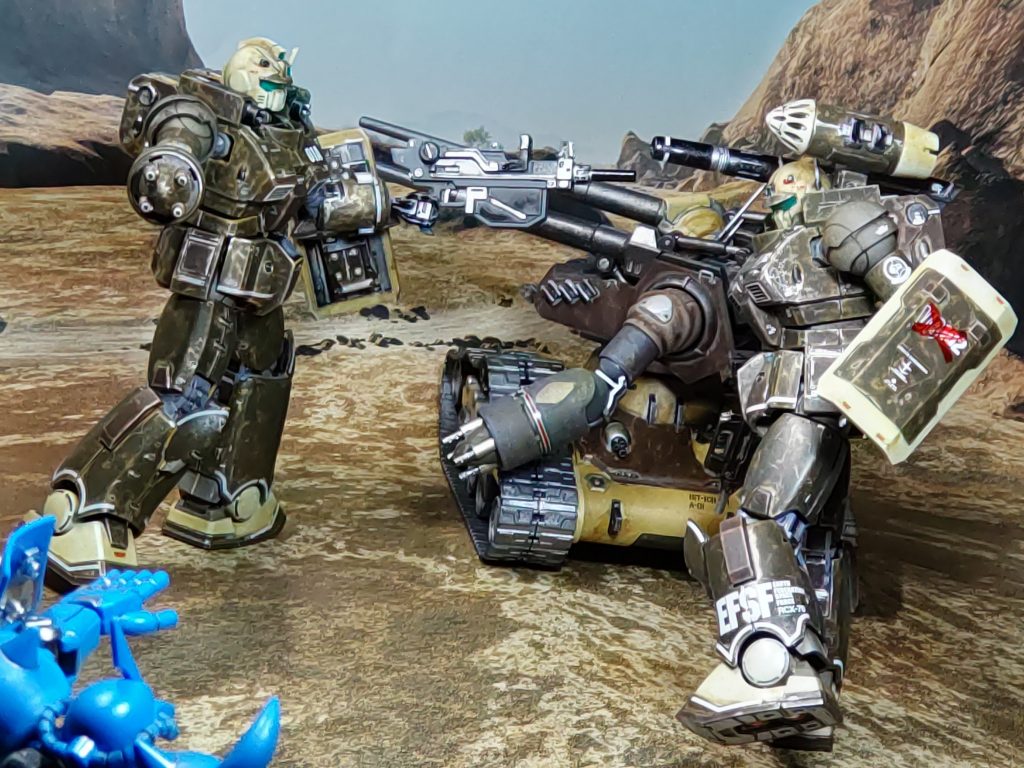 D.D.T.隊長「ズラかるぞ、野郎共！！」D.D.T.隊員２「ケッ、覚えてろよ〜！」ランバ・ラル「なんて癇に障る奴等だ……」