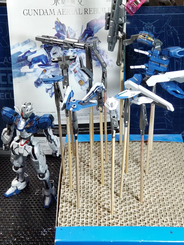 トップコートを吹いてる最中ひょっとして、これでガンビットを飛ばすシーンの再現が出来る？………ちょっと無理あるか…