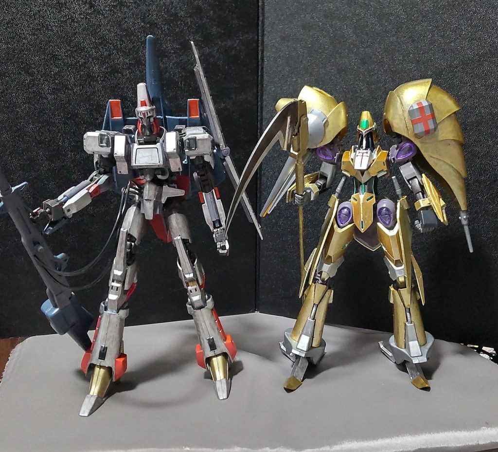 鉄血エルガイムmk2と一緒に。鉄血オージの頃と比べると身長差が埋まりましたので、違和感はなくなったでしょう。