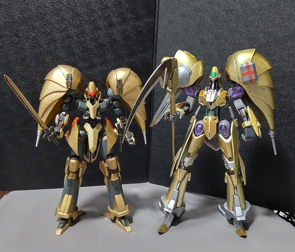 レプリカ機に当たる鉄血オージェと一緒に。レプリカといえど、オージェの性能は他のA級ヘビーメタルと比べて格上です。