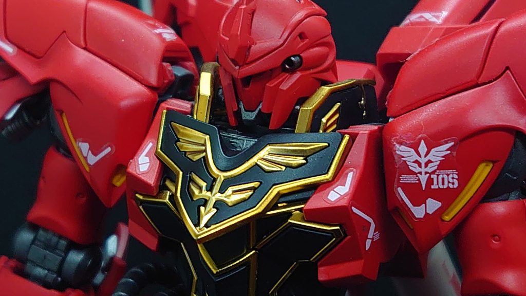 肩のデカールが剥がれそう…。