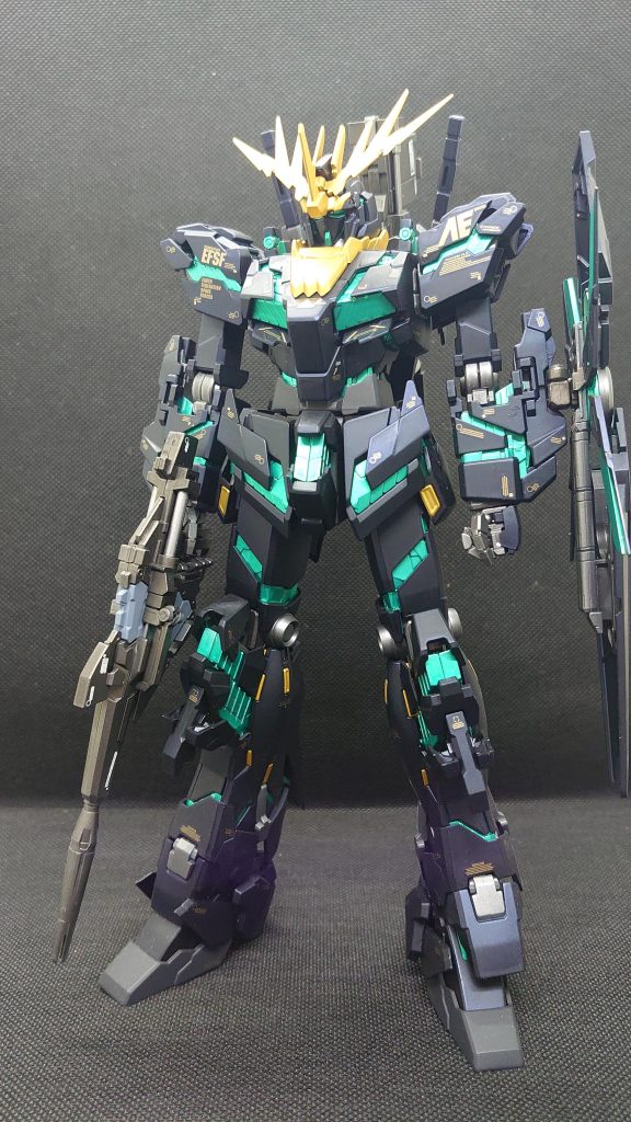 ガイヤノーツさんのプリズムブルーブラックのつや消し仕様です。