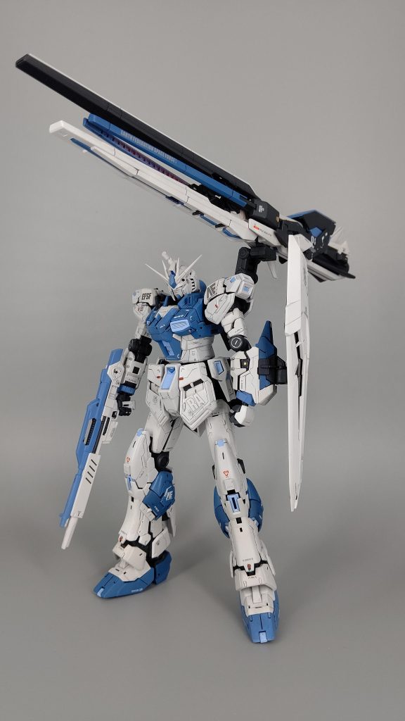 普段はこの状態で飾ってます。意外と接地性が良く安定します。