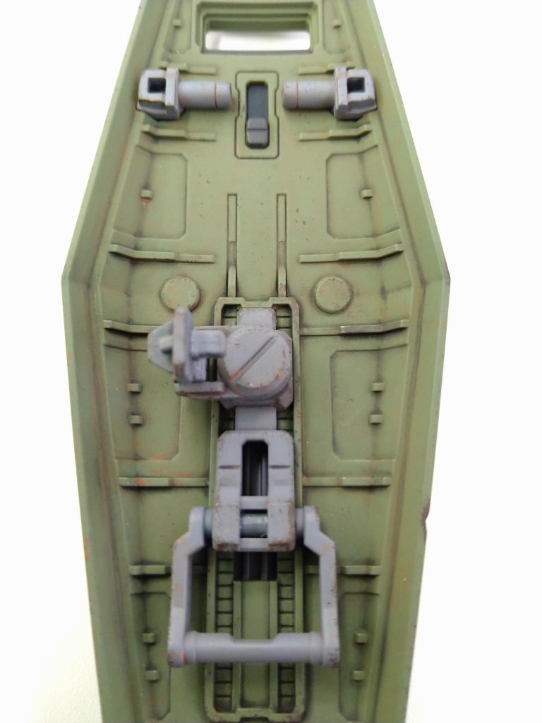 シールド裏も手を抜かず仕上げ(笑)余談ですが、このキット(MG Ver2.0)、ほぼガンダム2.0なんですね。可動域が良い為、内部フレームも見える箇所が多く、量産機とナメてたら処理も大変でした。これを量産するのは大変そうです。さすが連邦、国力が違う(笑)