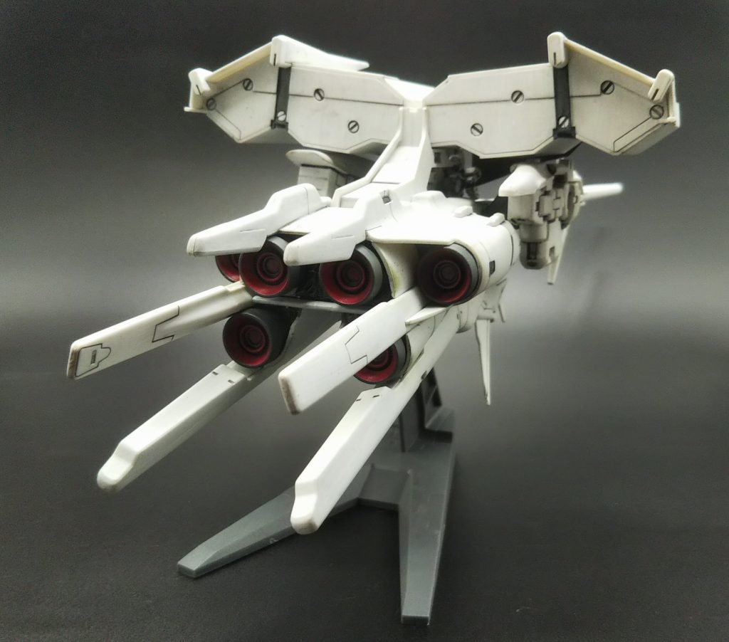 デンドロのほうは中古で購入したのでアームの展開したパーツが無いのが残念です。