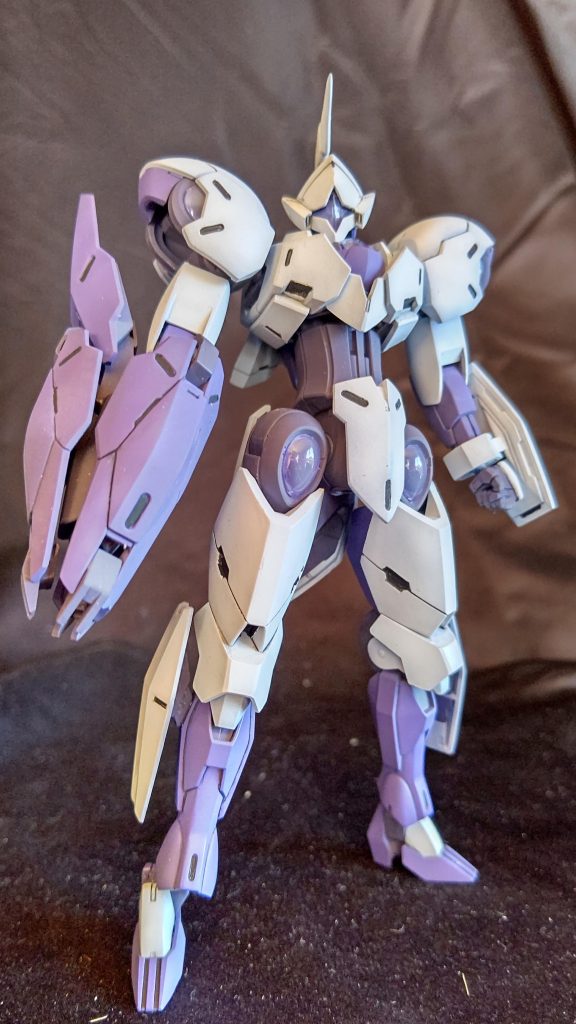 ミカエリスはこの清涼感ある品の良さが秀逸なデザインですね。エッジを引き立てるとよりかっこよくなる。