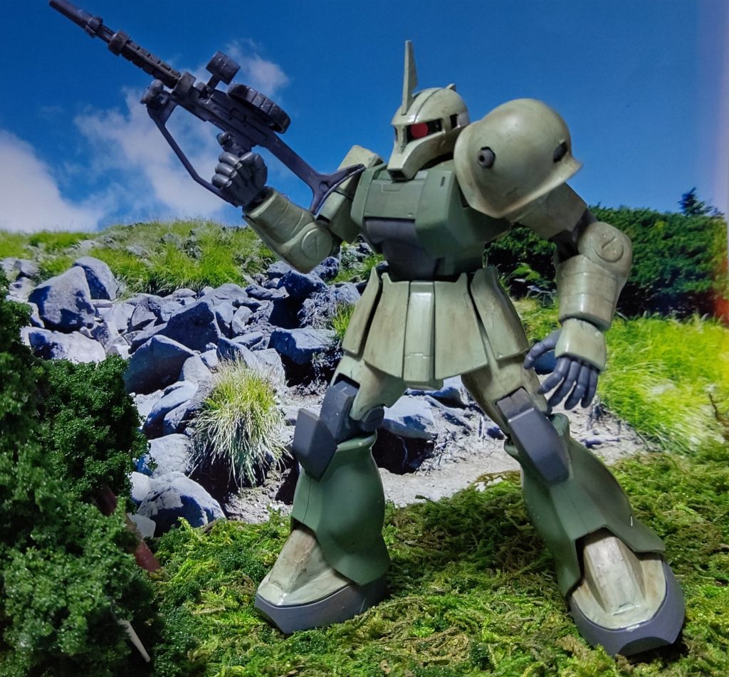 トップ機は部分塗装と穴あけとパーツ付け足し写真は腰にマガジン取り付け前