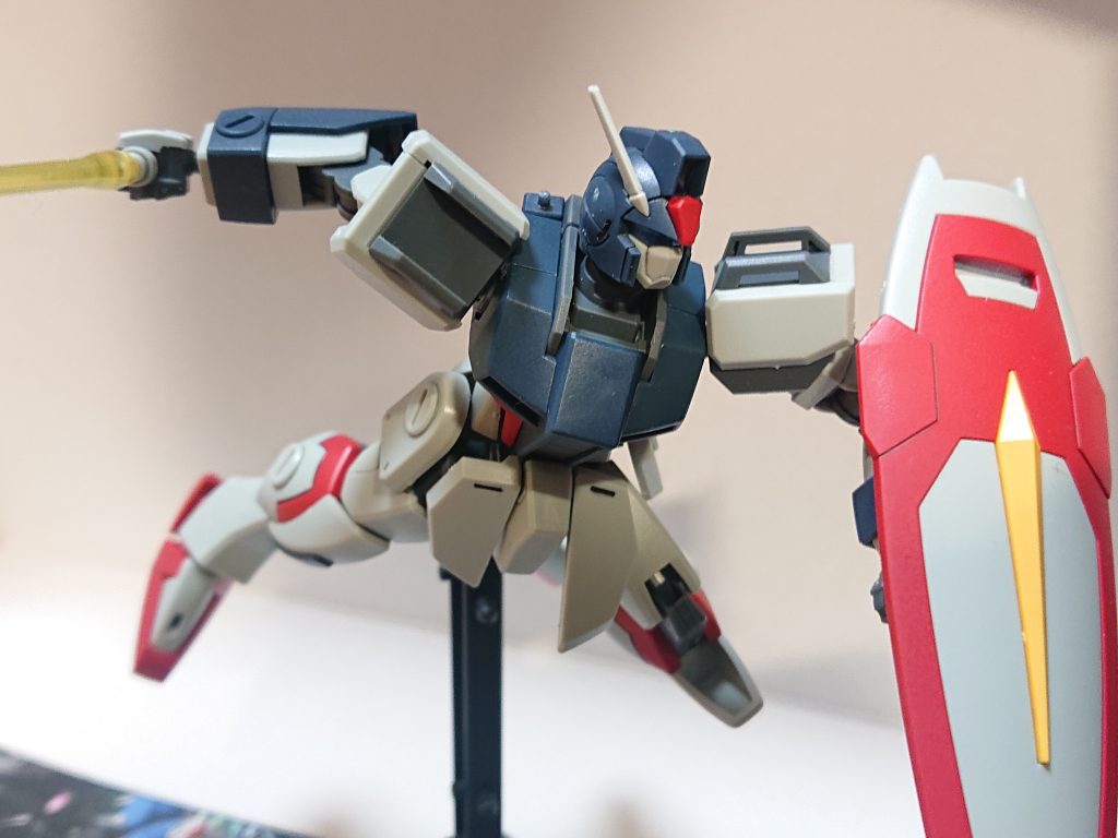 可動域も広いし迫力がある…とはいえ接続部が怖いですね。