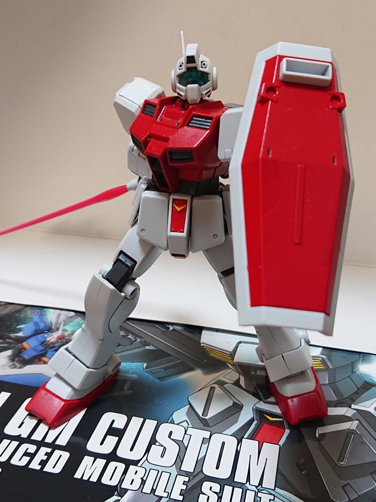 マヤ「ドムの後期生産型!?」小隊長「それが3機か!」マヤ機が弾切れのマシンガンを投げ捨てビーム・サーベルを抜く。ジェバダイア機はビーム・サーベルを引き抜くまでもないと、ビーム・ガンで至近距離で撃破するつもりのようだ。MMP-80マシンガンをシールドで防ぎつつ迎え打とうとする。マヤ「やった!やりましたよ!」シールドが左右に大きく焼けるも、ドムの腹部へビーム・サーベルを突き立てて撃破した小隊長「ジェバダイアぁ!!」マヤ「え…?」ジェバダイア機が左腕をビーム・ガンで撃ち抜かれたドム・トローペンによって、頭部と上部ダクトを破壊されたのをマヤが見るマヤ「ジェバダイアさんっ!!!」ドム・トローペンはマヤ機へ狙いをつける小隊長「逃げろっ!」小隊長は2機の支援機のうち1機は撃墜するも別のドム・トローペンと交戦、援護は期待できない。