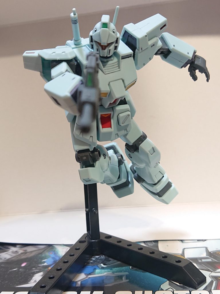 エイレン「そのくらい!」シールドを投棄し機体を跳躍、そして左手でヒート・ロッドのワイヤー部分を掴むエイレン「そいやぁぁーーー!!」そして鞭を振るうようにザクⅡF2の方向へ向けてグフ・カスタムを引きずって4機を押し倒すエイレン「これで!」空中でジム・ライフルと頭部バルカンを発射し倒れた機体達へ撃ち込むと、大半を受けたグフ・カスタムから爆散、残りも被弾で脆くなっていたのか誘爆していく。エイレン「…次っ!」投棄したシールドを拾うハルナ「よくやったわね…でも1人で動かない!」エイレン「ありg…ごめんなさい…」ハルナ「ま、いいわ…そろそろゲートだ。気を抜くなよ」