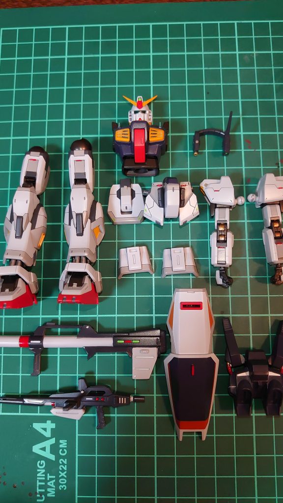 デカール貼る場所迷うんですよね……いつも一日がかりで貼ってます