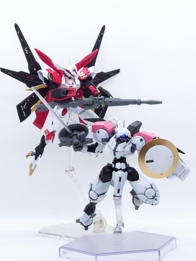 遠距離仕様のベギルベウのフォローのため近接戦闘重視の装備です。ベギルベウと足並みを揃えられるようウィングユニットを装備しています。