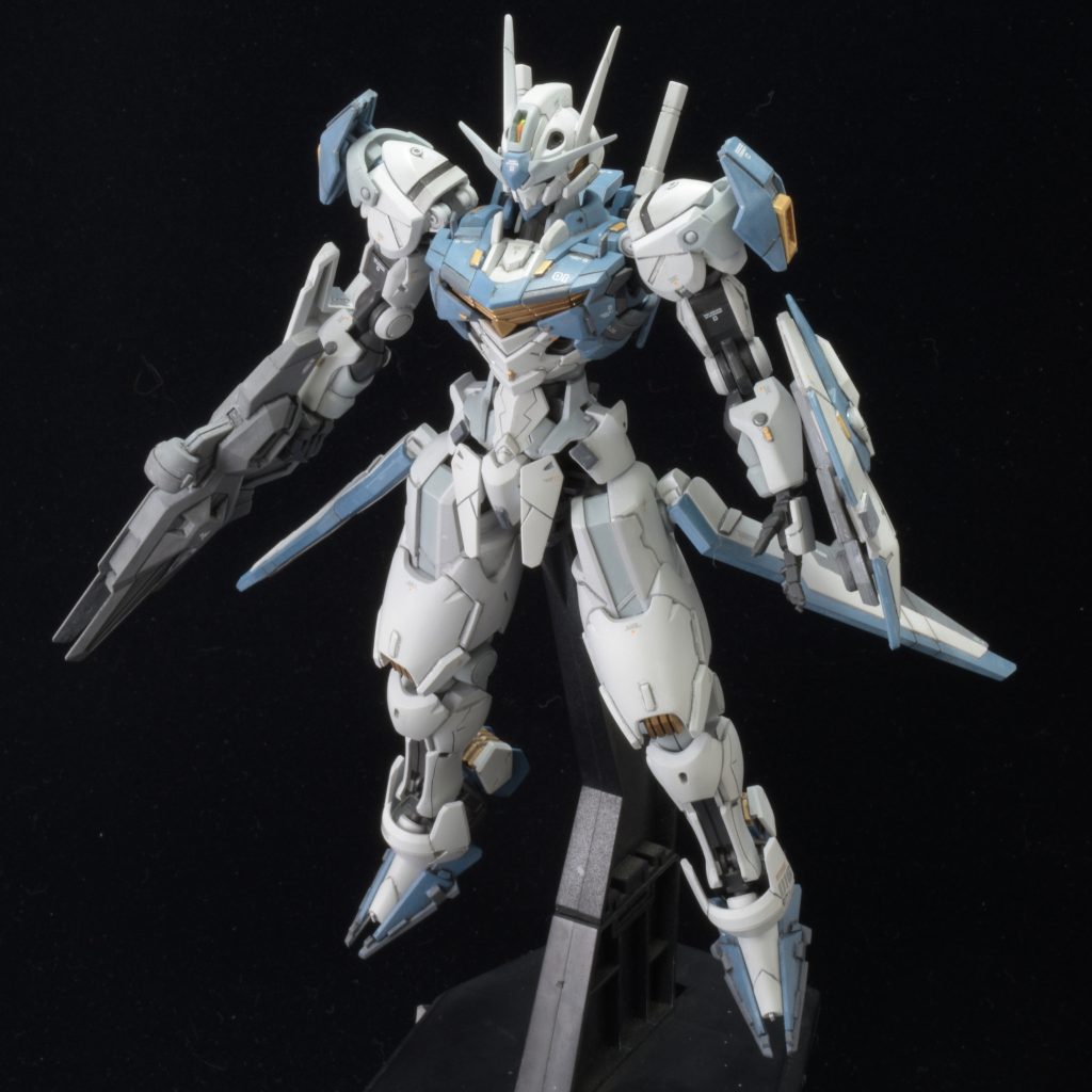 GUNDフォーマットがないので、ビットの機動制御及びフォームチェンジは不可。このためあらゆる状況に対応可能な汎用性の高い形態に固定化されている…という設定。ビットの半分を機体制御に回し、残りはシールドへ。