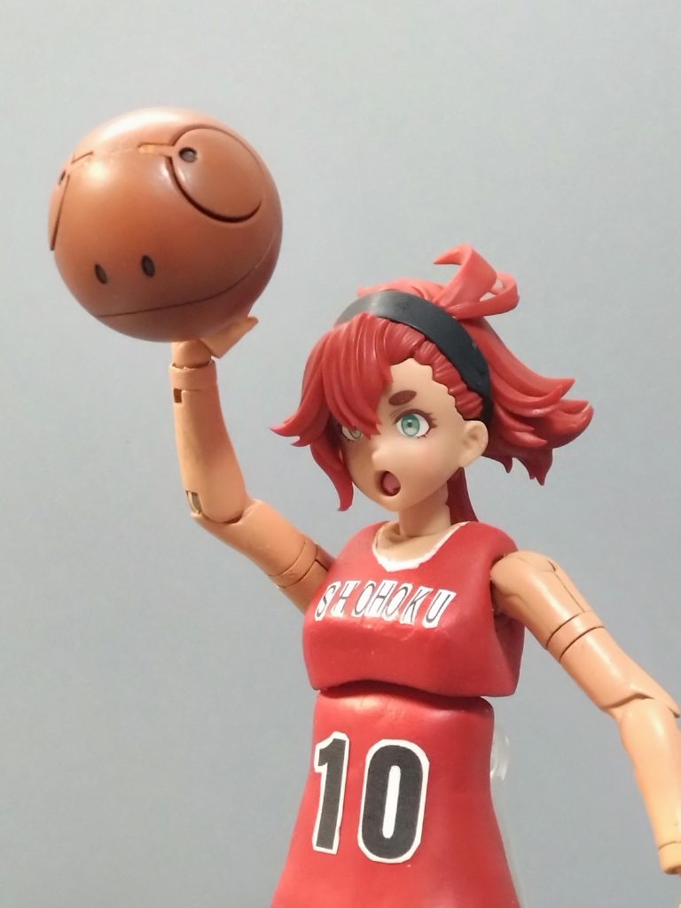 下の数字と後ろの数字は始めに作ったデカールですが、SHOHOKUの文字はAmazonで買ったプリンターでつくる水転写式のデカールにしました。字体が少し細かった。😅コレは水転写なので収まり良いですが、位置決めのときあまりイジり過ぎるとふやけて壊れやすかったです。駄目になった字をまたやって何とかなりました。綿棒で抑えるとき失敗したので自然乾燥してからトップコートしました。