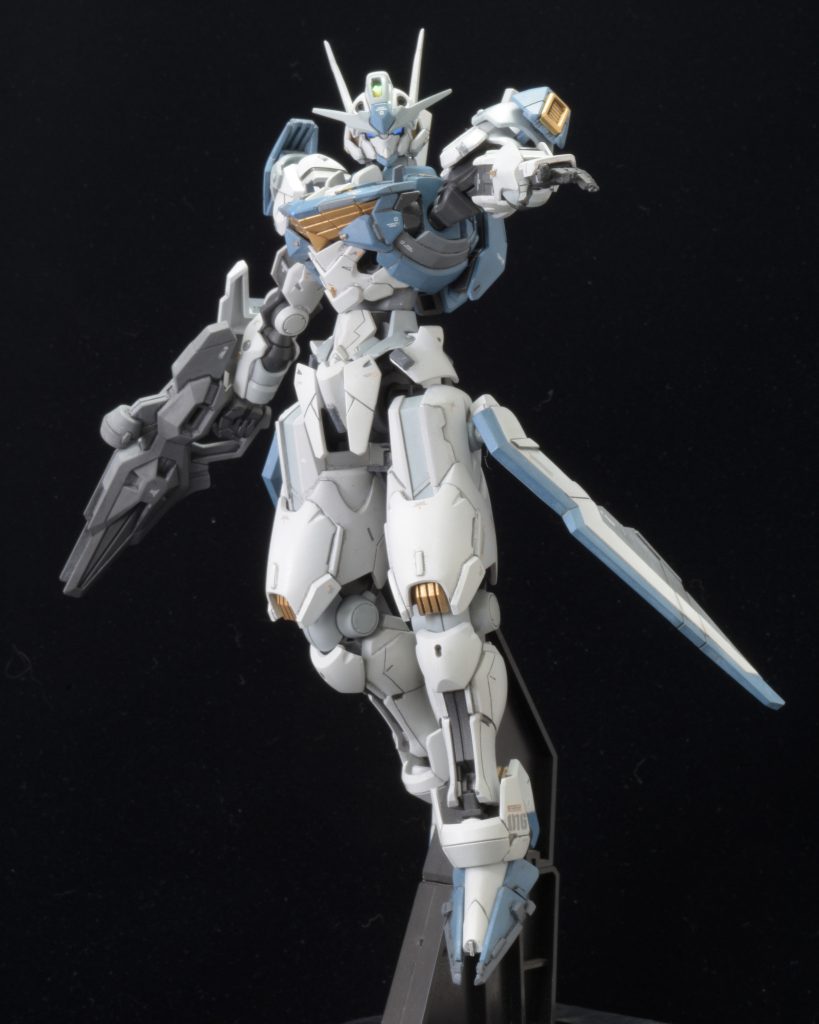 ロービジカラーで塗るとエアリアルって思ったより量産機っぽい面構えよね。