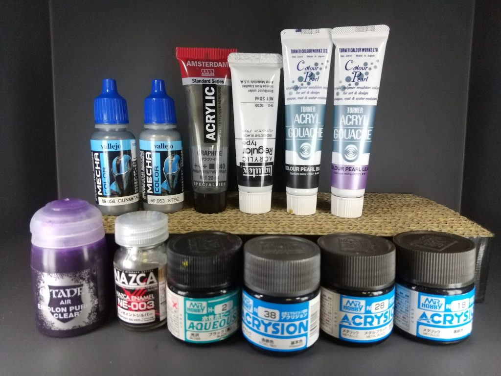 使用した塗料たち今回はラッカー塗料の使用は無しでの塗装でした