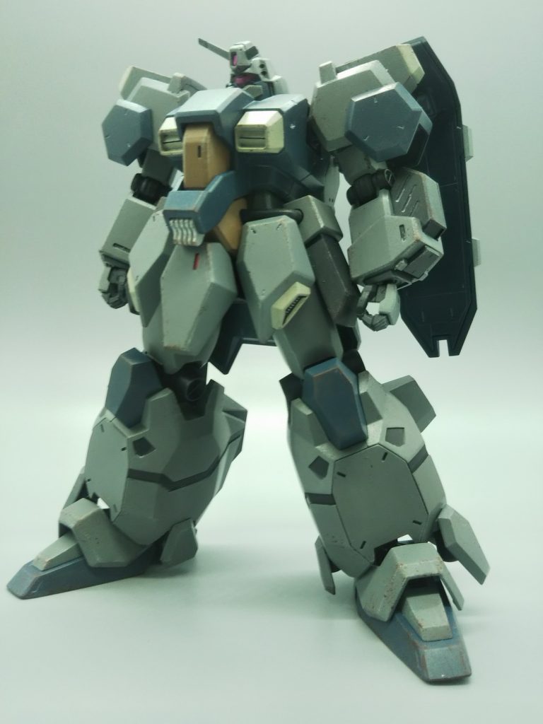 なんともふとましいお姿。これで動き回れるのか？胸部下にシイタケパーツ追加wwこれのせいで胴体の可動は犠牲にwww