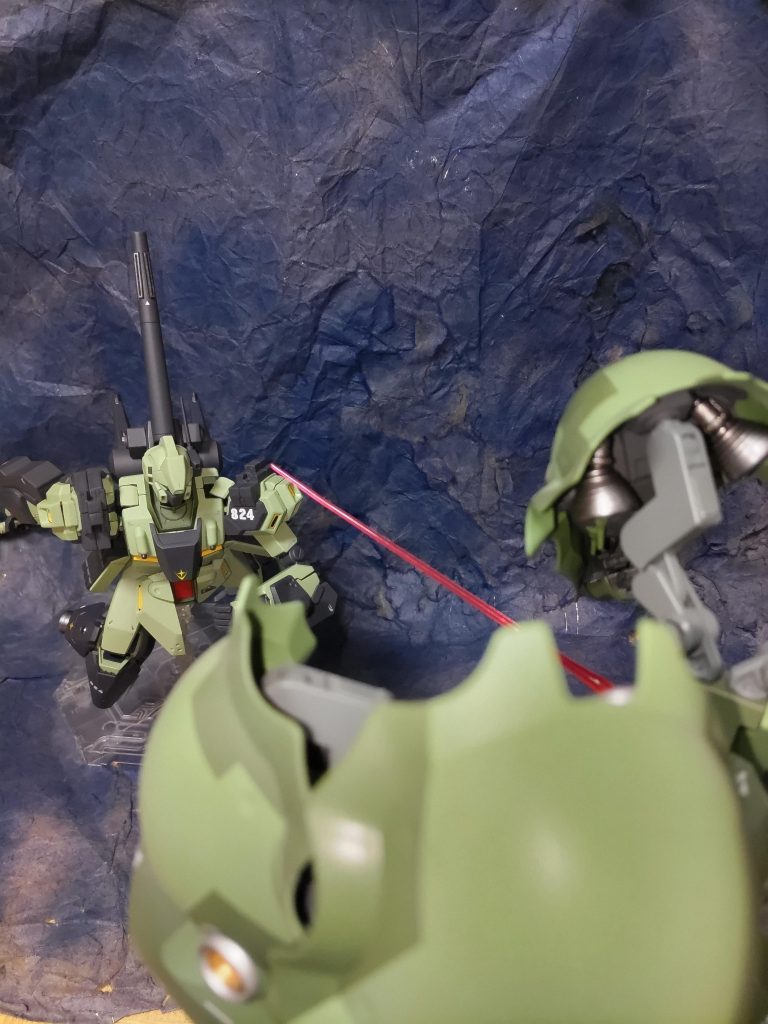 クシャトリヤに挑むスタークジェガン