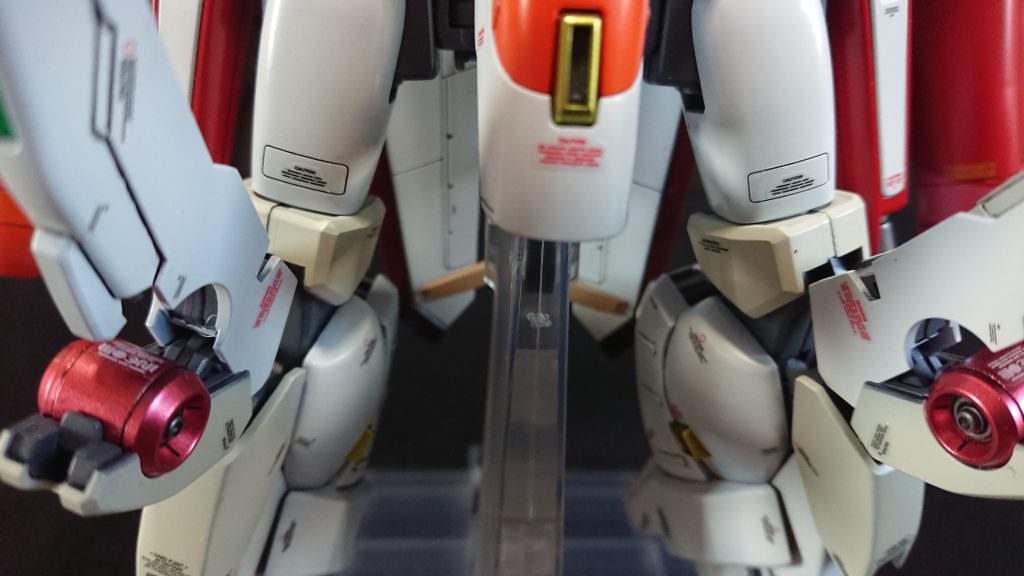 インコムはメタリックカラーで塗装してます。