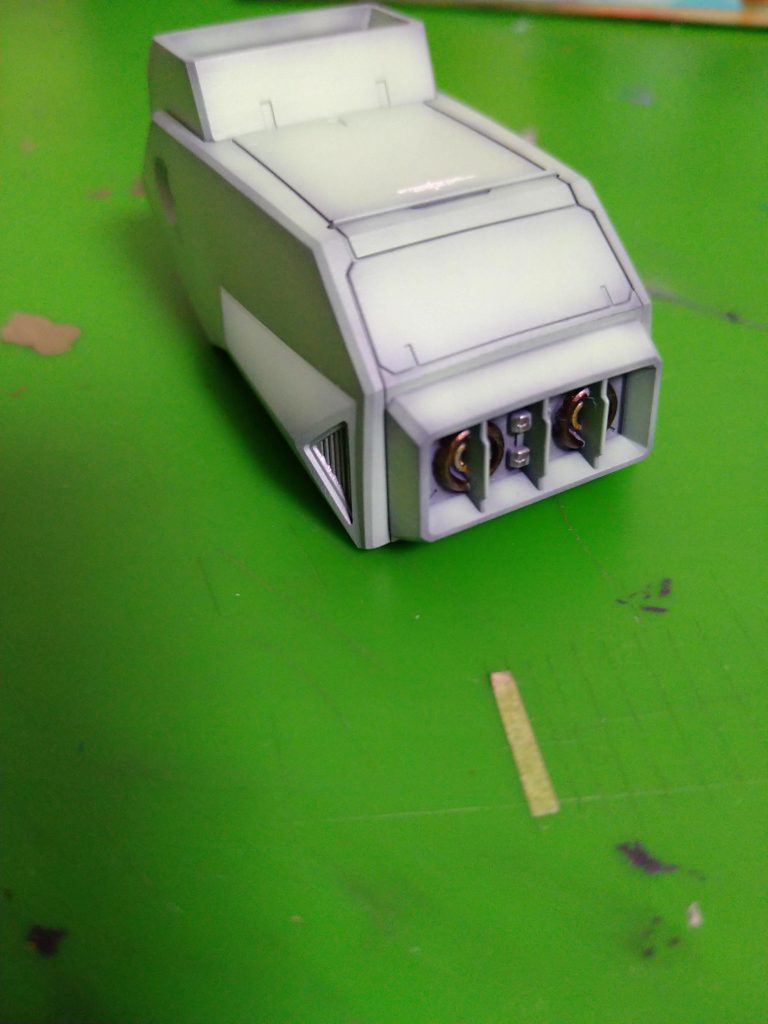 いろいろ塗ってます。