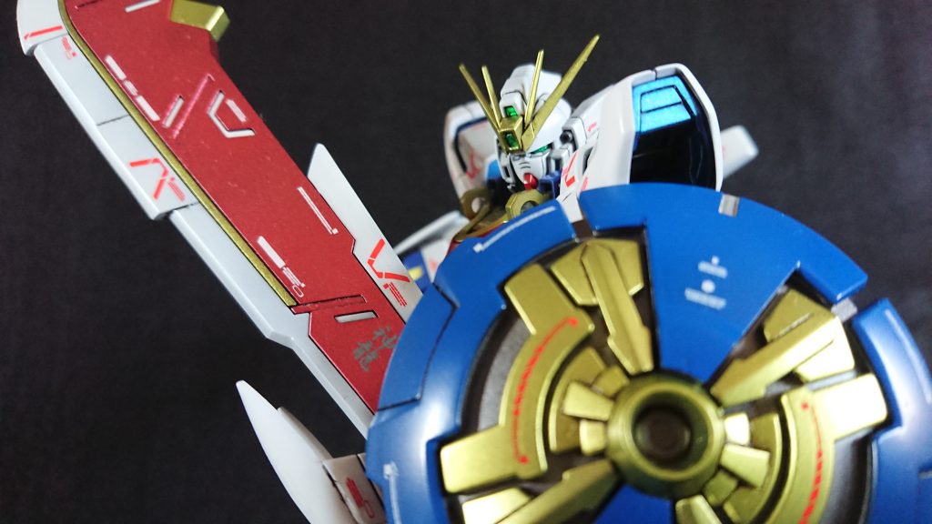 タウヤーはメタリックカラー仕上げに。刃の部分はホワイトパール塗装で。