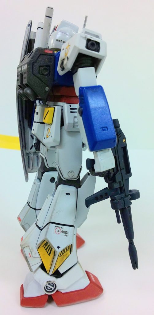 ビームライフルもRX-78-2のパーツを取り寄せて持たせました。