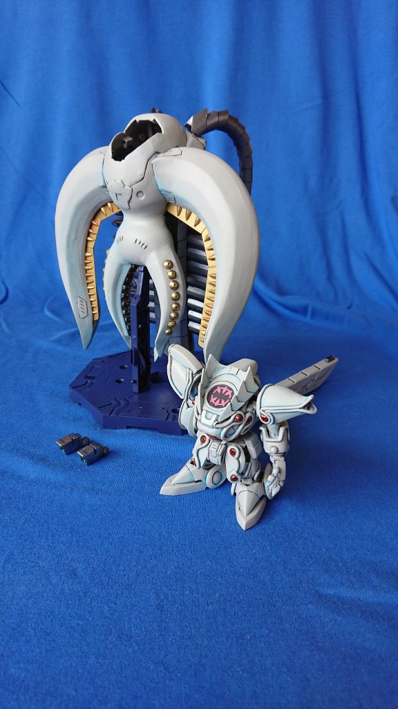 最後に、メルト・バロックユニットと一緒に。本当は、ファントムライトと。バロックＶ２用の、ガラハドとデスフィズの腕パーツも作りたかったのですが、時間が足りずに断念。(苦笑)ファントムライトは、いつか画像加工とかで付けてあげられたらいいかな？なんて。えー、ゲテモノ作品を最後までご視聴いただいた方。お目汚しのお付き合い、誠にありがとうございましたm(__)mw