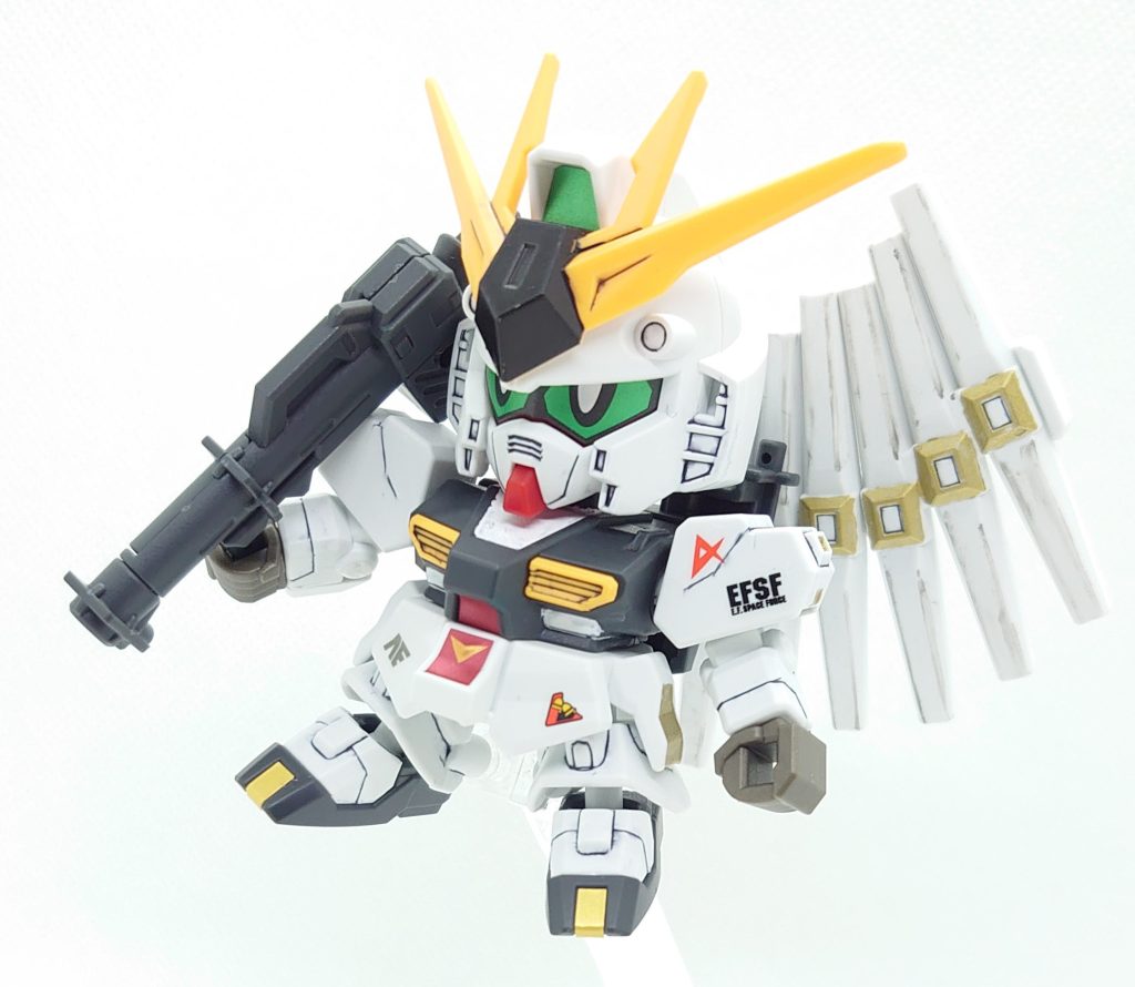 ビームライフルは付属せず、ハイパーバズーカが付属します。