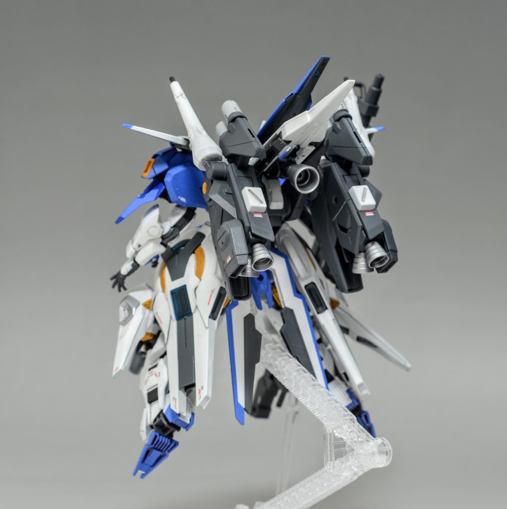 下半身を中心にブースターが増設されている。推力はノーマルのエアリアルの200%増し。