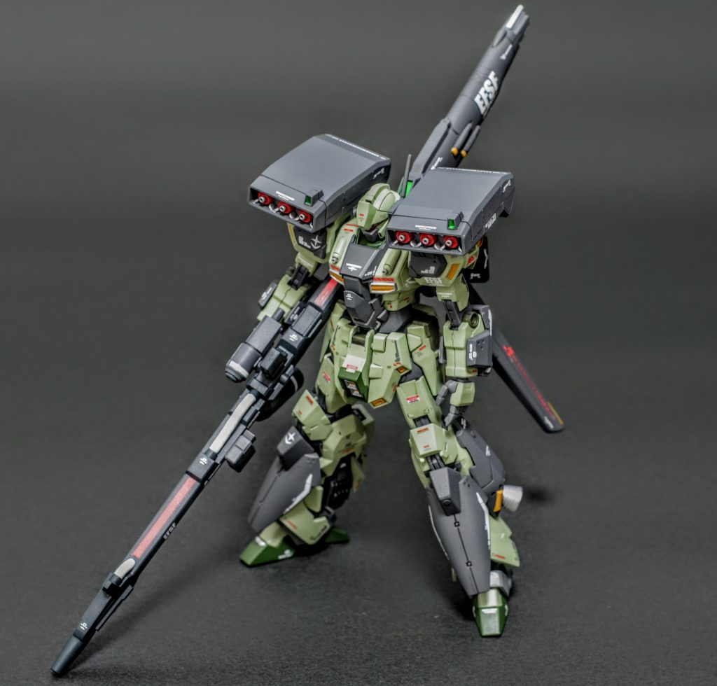 デカールを増やしたのと塗り分けを増やしたことでグッと密度感が増した気がします