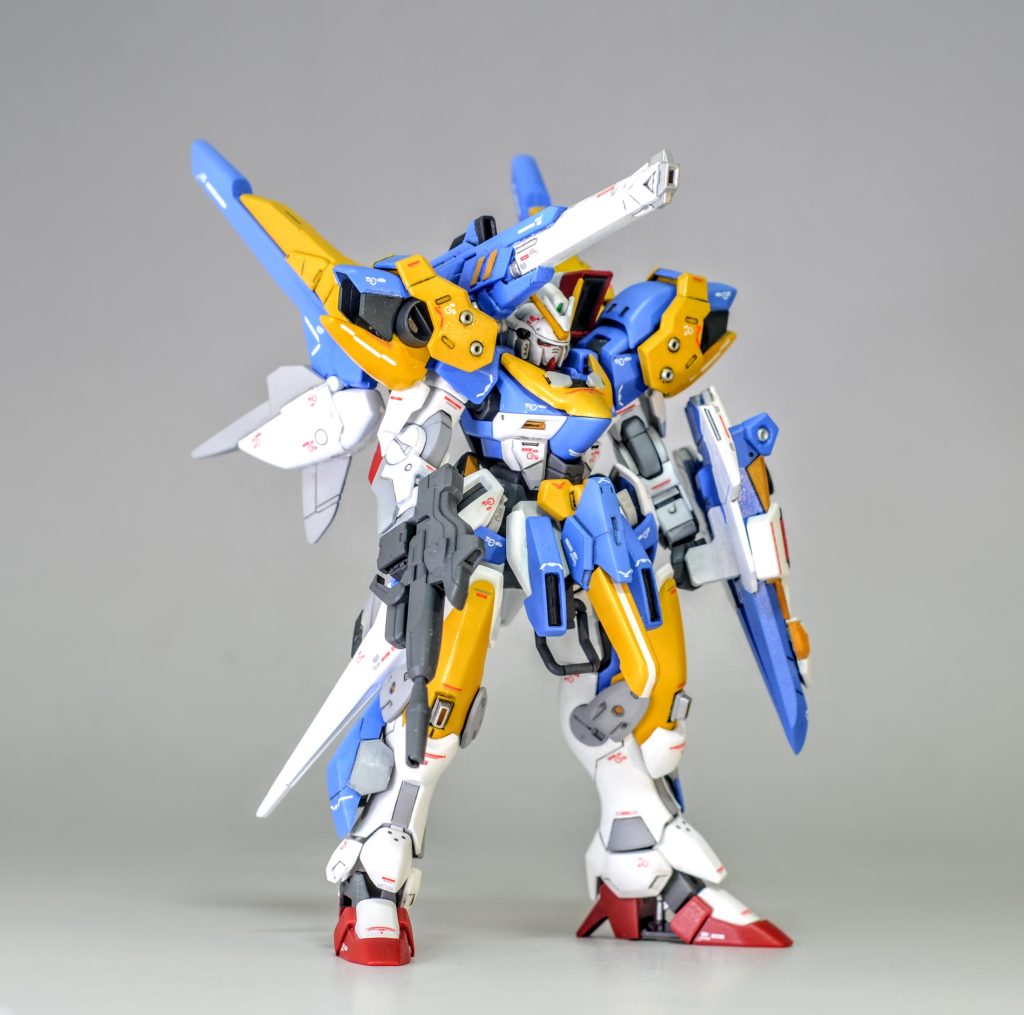 足りないパーツは別キットのパーツに置き換えました。特にバスターパーツは殆ど無かったのでほぼ別キットです。