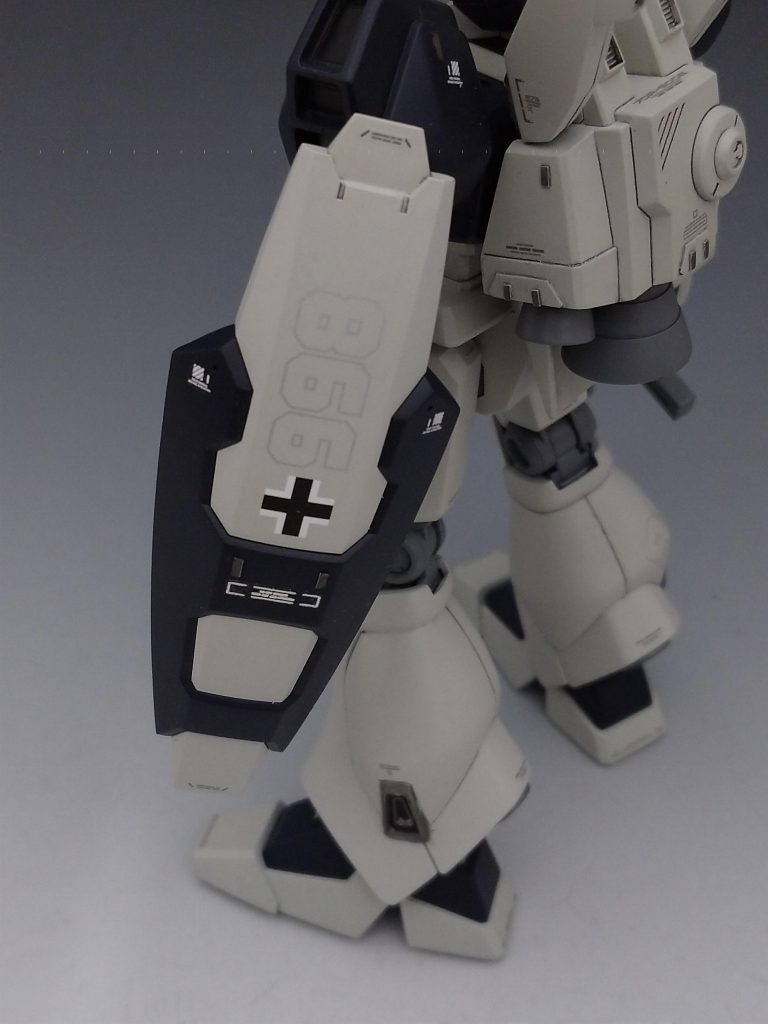 シールドにメタリックのナンバーデカールを貼ってありますが、アップで撮影しないとちょっと見えないのが反省点です(笑)