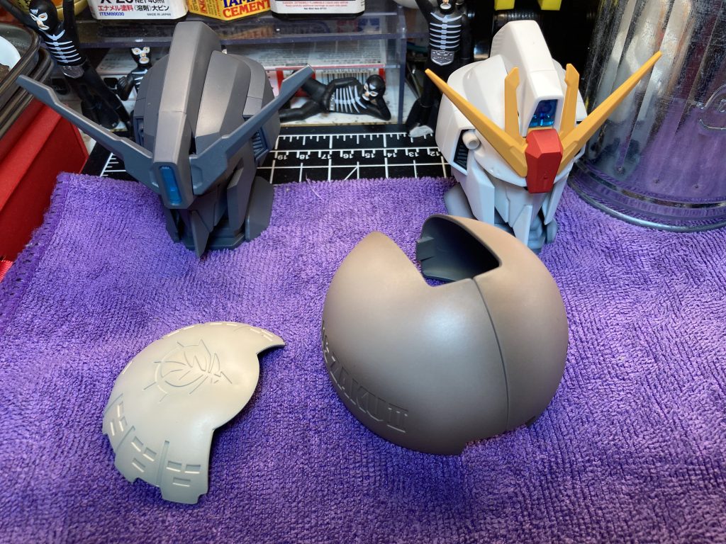 MS-06 ZAKU 2–2枚目/制作者：Kenny Kwan